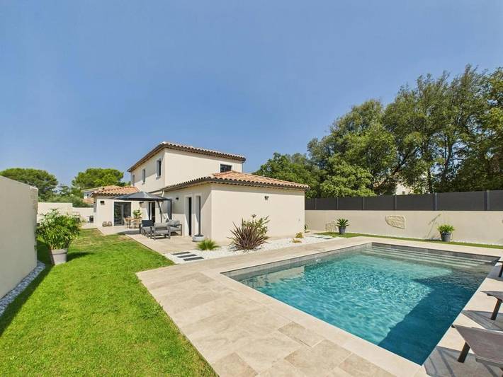 Chalet para 10 personas, con terraza y piscina - 1