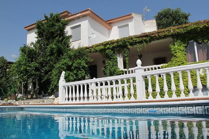 Casa rural para 11 personas, con terraza y jardín en Montefrío