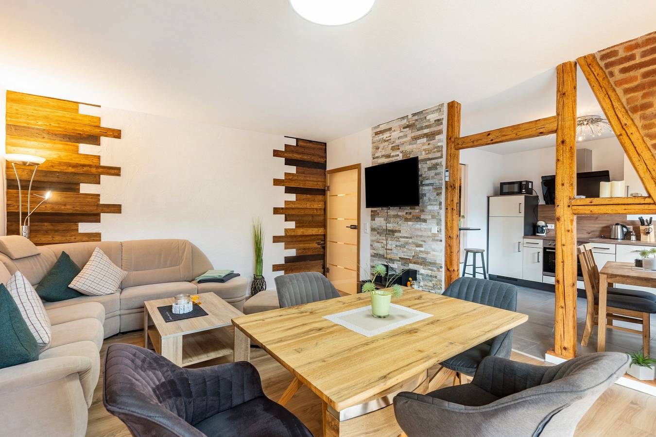 Geheel appartement, Vakantiewoning Appart Diemelsee met bergzicht, privéterras en wifi in Diemelsee, Upland