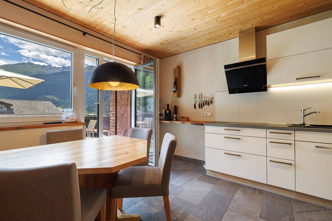 Ganze Wohnung, Apartment 'Toni' mit Bergblick, privater Terrasse und Wlan in Gaschurn, Gaschurn und Umgebung
