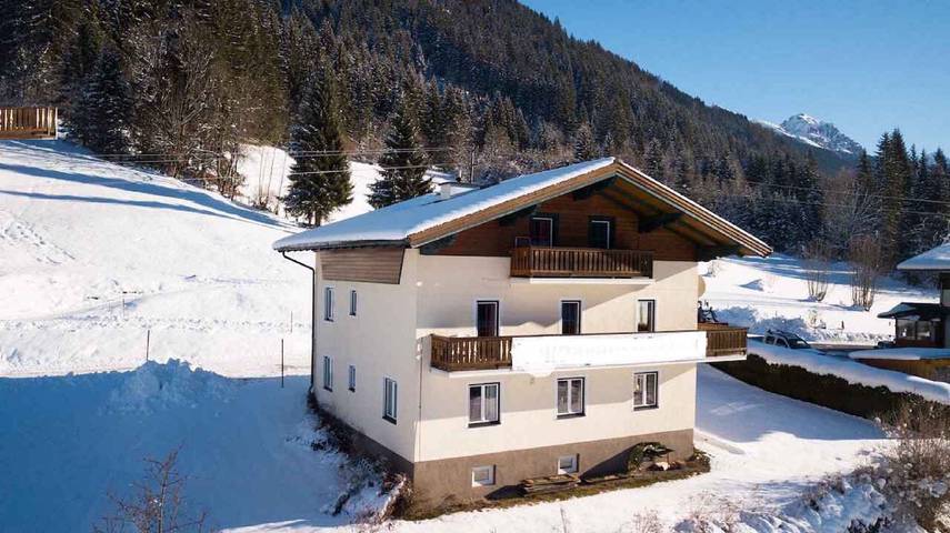 Ferienhaus für 30 Personen, mit Balkon und Garten in Radstadt