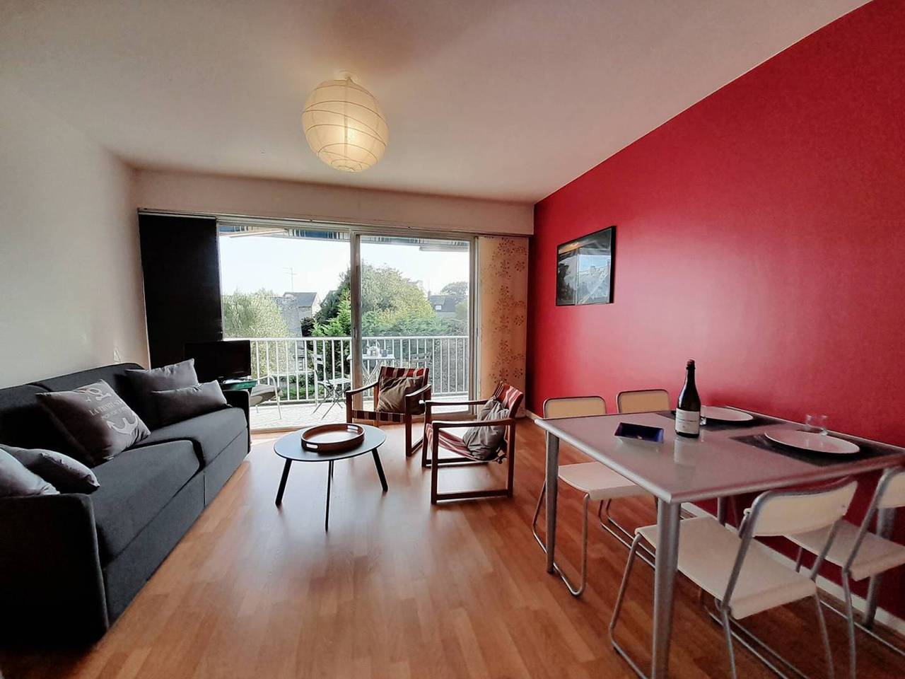 Entire studio, Charming Studio with Balcony & Port View, 900m from Beach, La Trinité-sur-Mer in La Trinité-sur-Mer, Côte des Mégalithes
