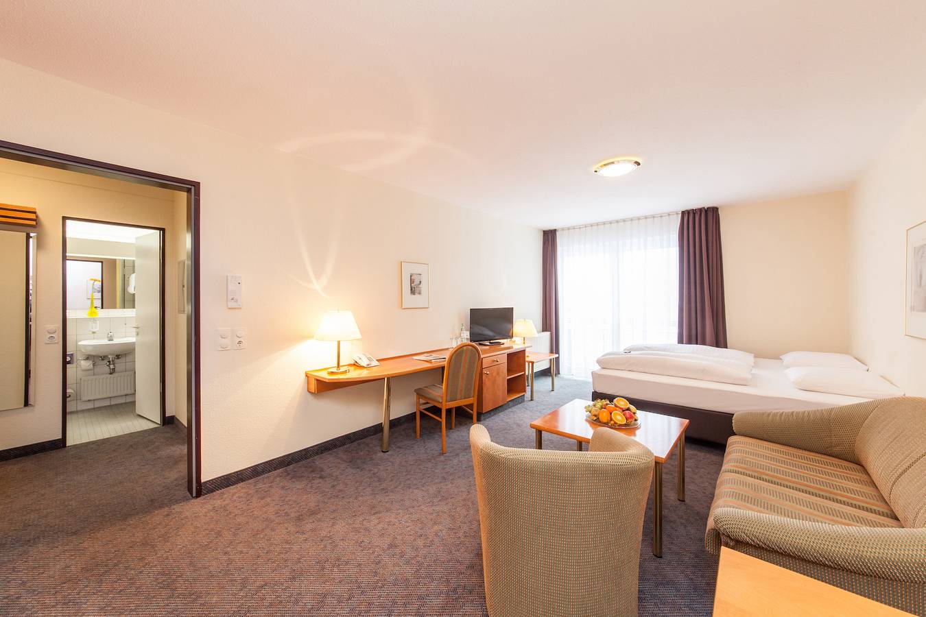 Entire vacation apartment, Apartment zentral in Leipzig für 5 Personen in Südwest, Leipzig