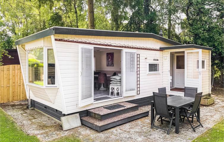 Camping voor 3 personen, met Terras en Tuin in Putten