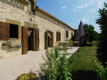 Gîte pour 6 personnes, avec jardin et terrasse à Capdrot