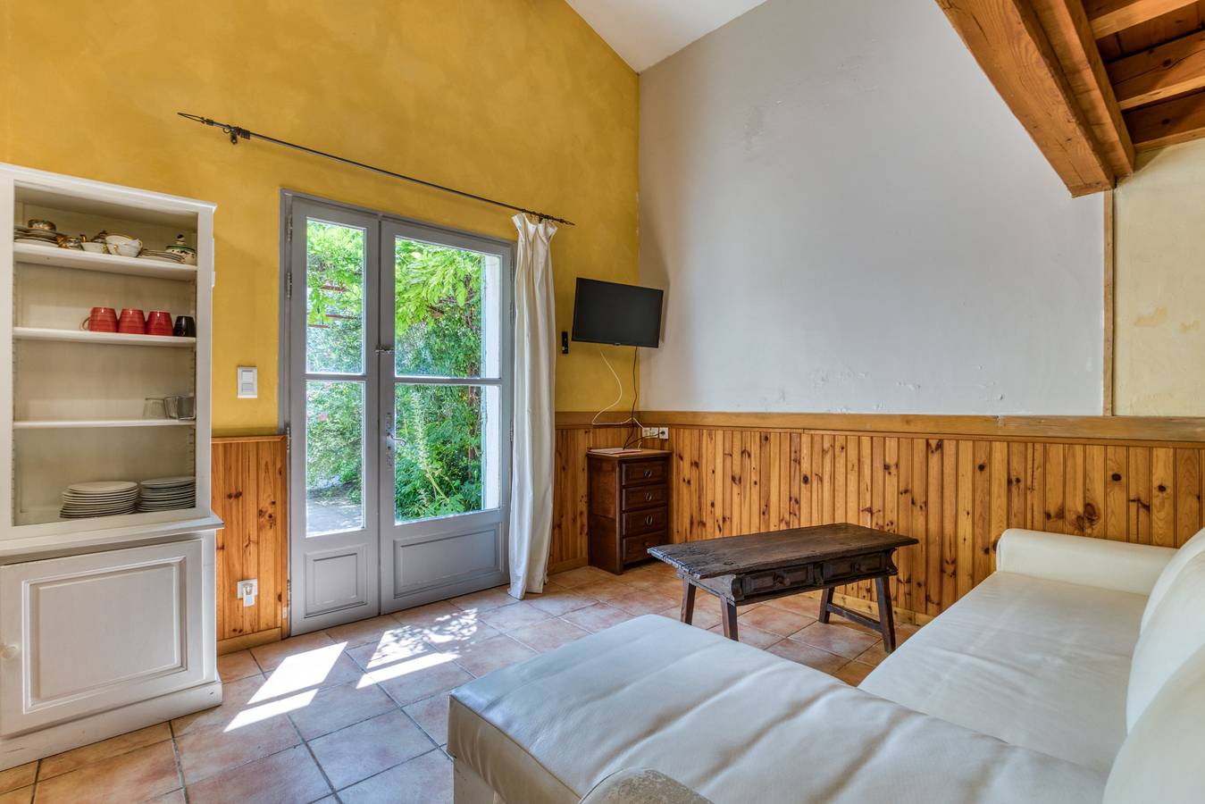 Maison de vacances 'Le Cézanne' avec piscine partagée, Wi-Fi et climatisation in Fourques, Côte méditerranéenne (France)