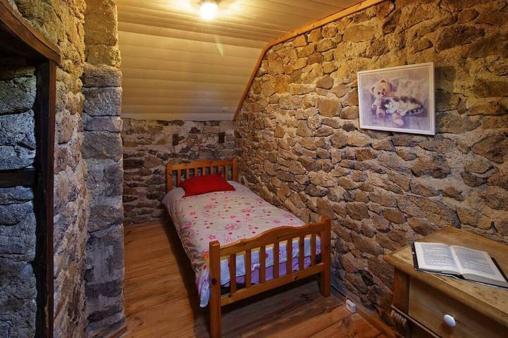 Gîte pour 5 personnes, avec piscine ainsi que terrasse et jardin, animaux acceptés à Hautefage - 4