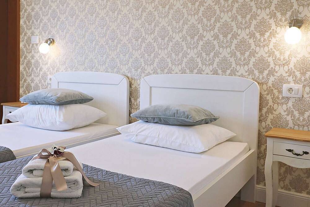 Villa Šolo – Peaceful Nature Park Getaway - Six Bedroom Villa With Heated Pool in Peračko Blato, Dubrovnik-Neretva