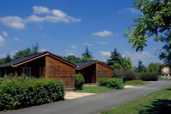 Gîte pour 6 personnes, avec terrasse à Baudreix - 2