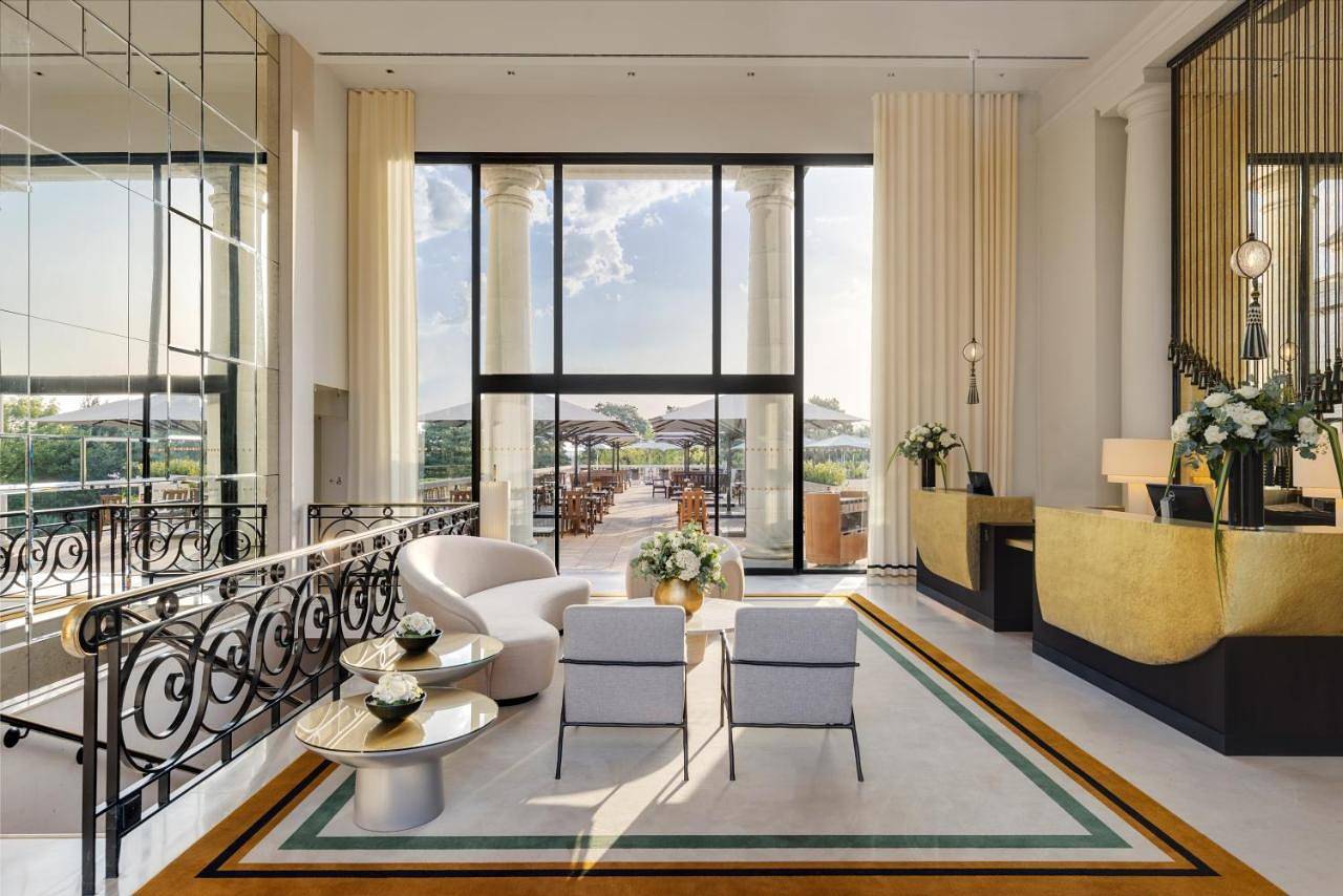 Intercontinental Chantilly Chateau Mont Royal by Ihg in La Chapelle-en-Serval, Oise