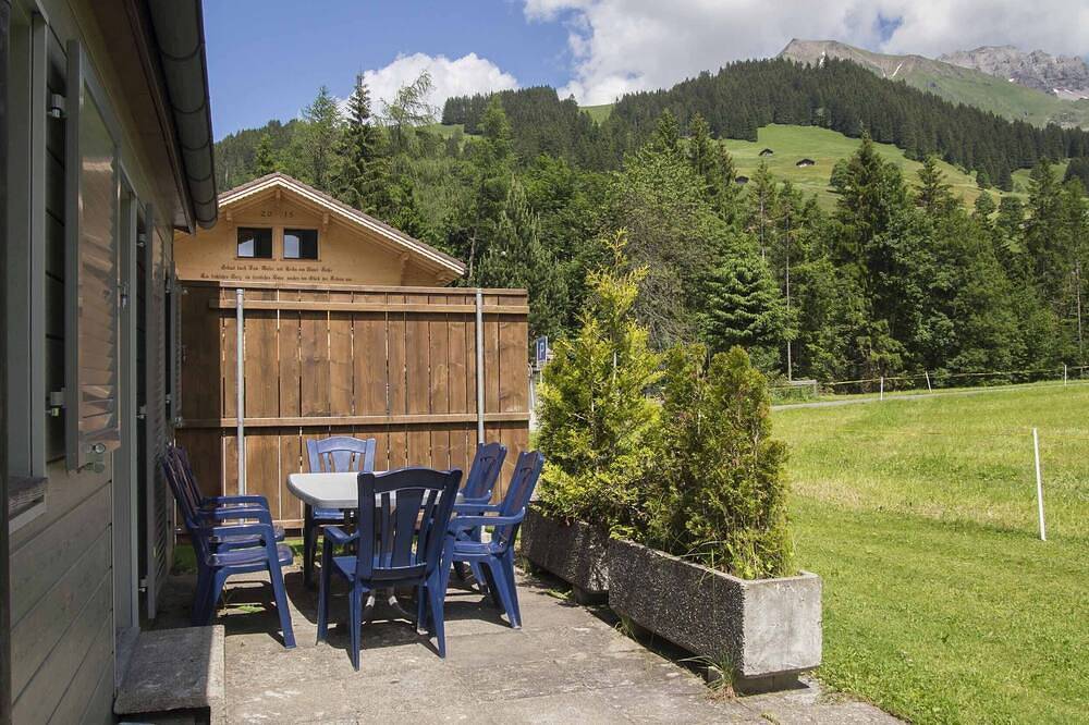 Gemütliches Ferien-Chalet mit viel Umschwung und Sitzplatz in Adelboden, Frutigen - Lenk - Adelboden