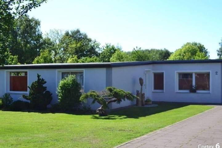 Ferienhaus für 4 Personen, mit Terrasse und Sauna in Bastorf