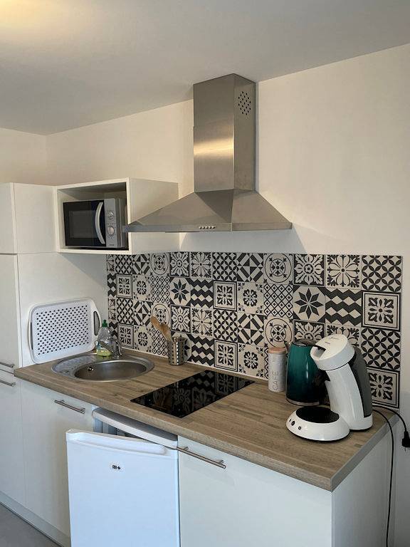 Studio entier, Loue nuitée, studio meublé in Béziers, Côte d'Améthyste