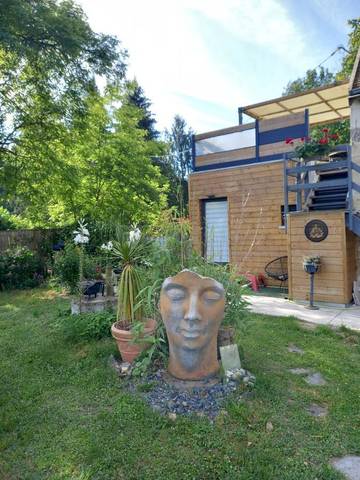 Gîte pour 3 personnes, avec jardin et vue à Mosnes