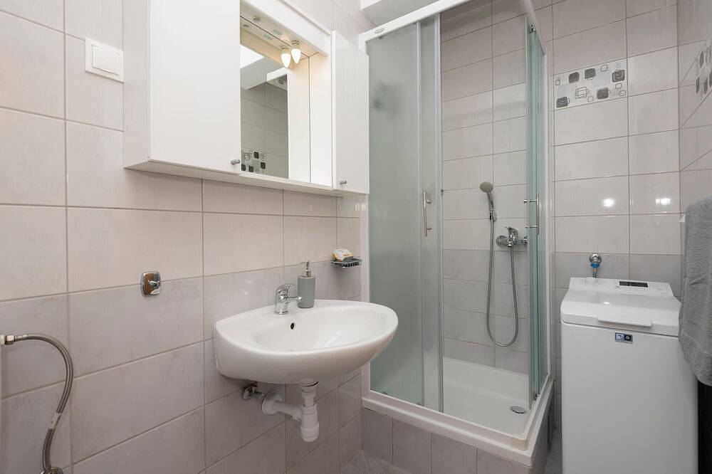 Ganze Wohnung, Tolles Apartment in Makarska mit Wlan in Makarska, Makarska Riviera