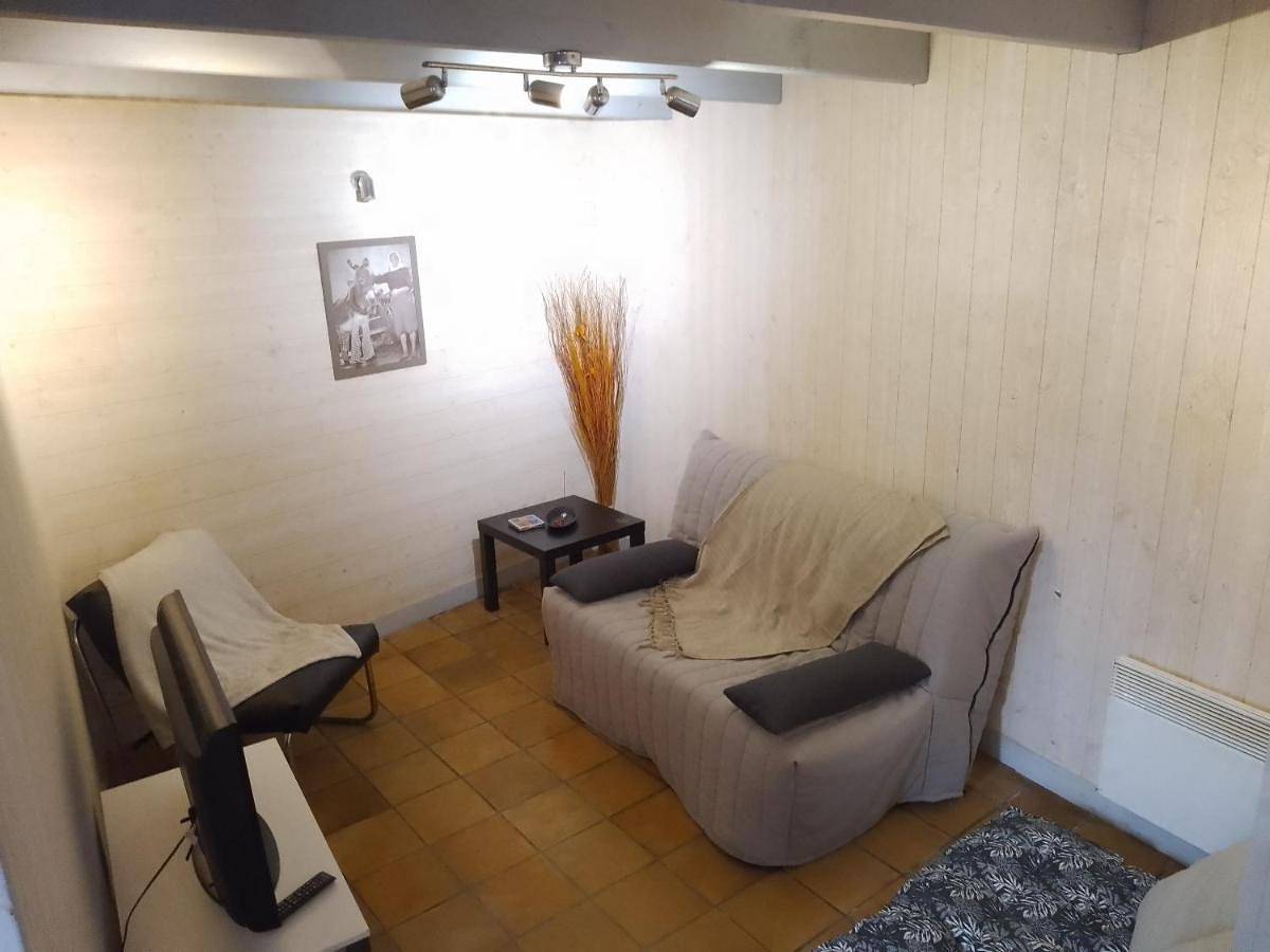 Two-Bedroom House in La Flotte, Région de La Rochelle