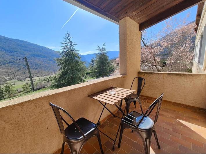 Location de vacances pour 4 personnes, avec vue ainsi que jardin et terrasse, animaux acceptés à La Palud-sur-Verdon - 3