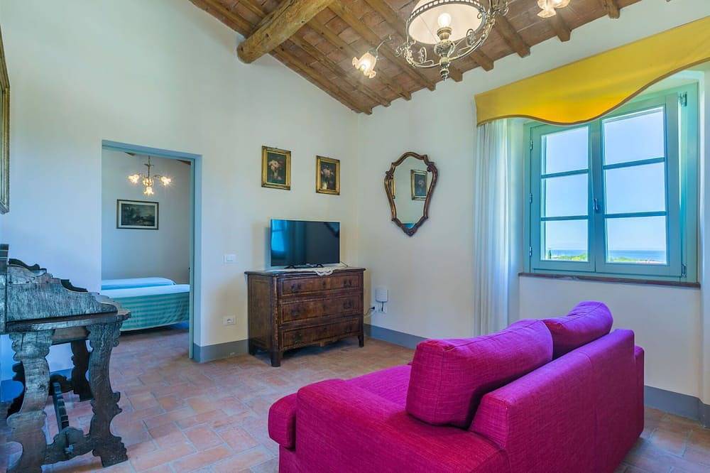 Apartamento entero, Precioso apartamento con piscina, A/C, Wifi, Tv, patio, mascotas permitida y vista panorámica in Castiglioncello, Costa Etrusca