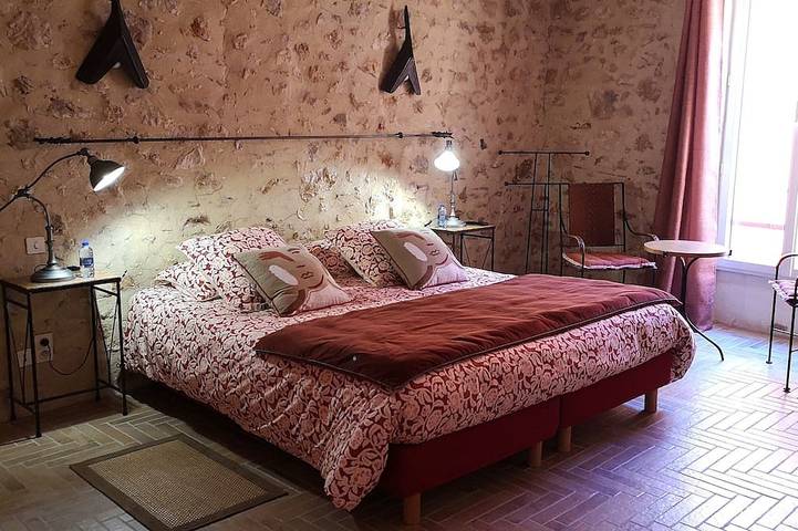 Location de vacances pour 2 personnes à Saint-Saturnin-de-Lucian - 2