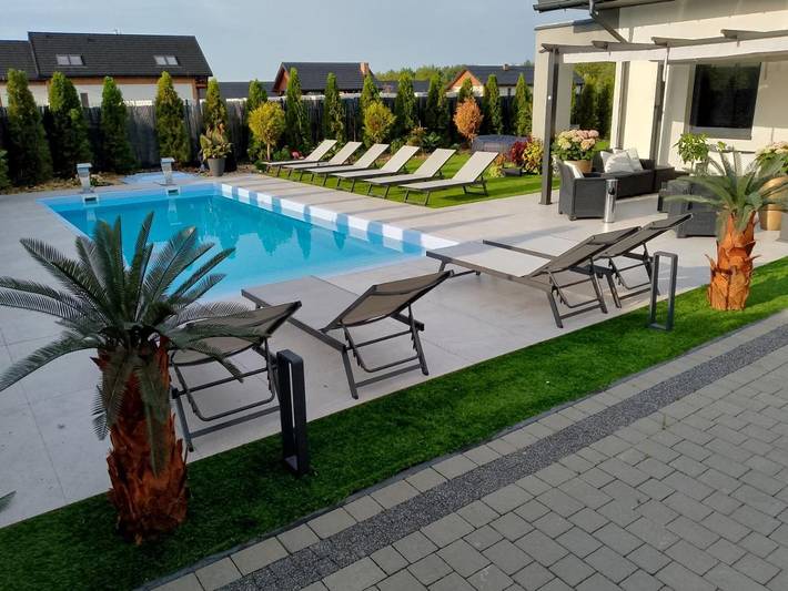 Dom wakacyjny dla 15 osób, z Jacuzzi i Taras oraz Ogród i Basen w Jezioro Białe