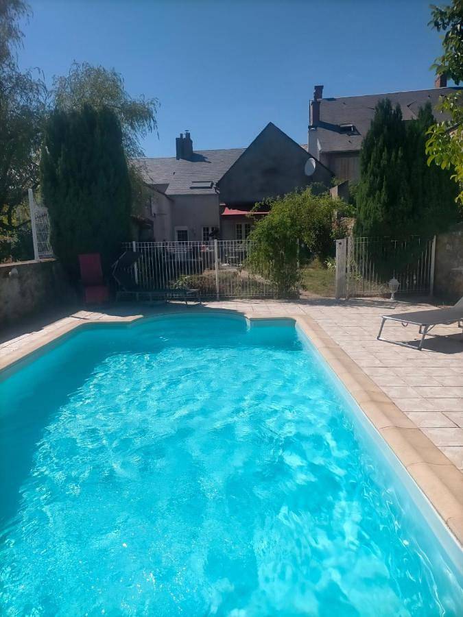 Location de vacances pour 9 personnes, avec piscine et jardin à Château-Chinon (Ville) - 3