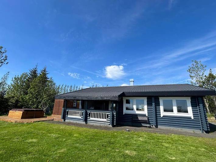Chalet pour 8 personnes, avec Jacuzzi et Terrasse ainsi que Jardin et Vue en Islande