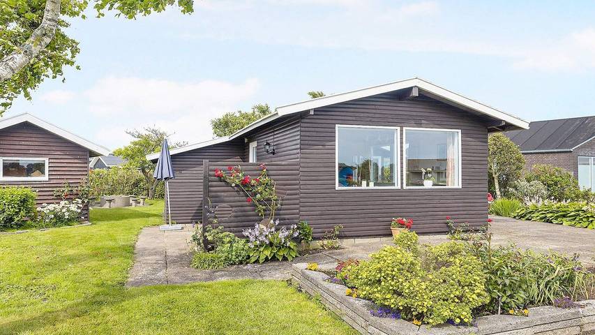 Ferieudlejning for 5 personer, med terrasse i Sæby