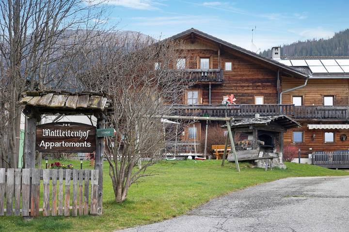 Apartamento entero, Apartamento 'Rosenduft' con vistas a la montaña, terraza compartida y Wi-Fi in Villgratener Berge, Valle di Casies