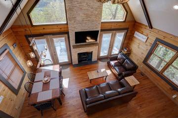 Log Cabin for 6 Guests in Fontana Lake, Swain County, Picture 4