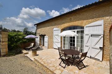 Location de vacances pour 4 personnes, avec jardin ainsi que terrasse et jacuzzi à Saint-Laurent-la-Vallée