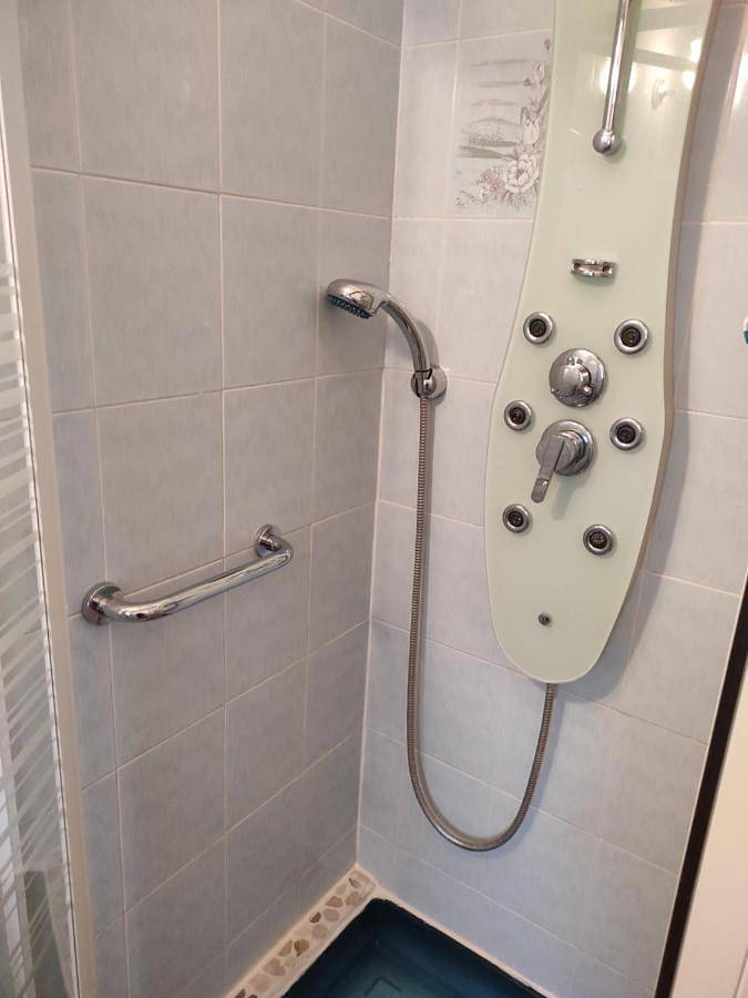 Location de vacances pour 8 personnes, avec terrasse ainsi que vue et piscine, animaux acceptés dans Sentier des Ocres - 2