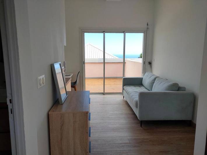 Gîte pour 4 personnes, avec terrasse et vue dans Bois de Nèfles - 2