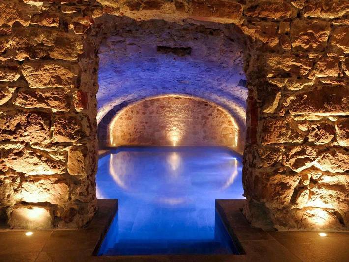 Hôtel pour 2 personnes, avec piscine ainsi que terrasse et sauna, animaux acceptés