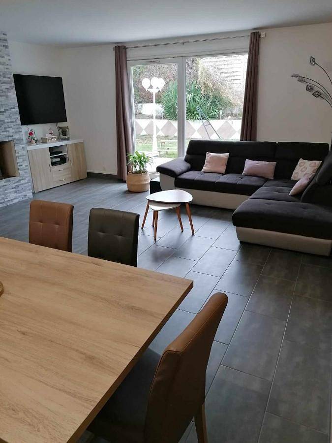 Gîte pour 2 personnes, avec jardin et terrasse, adapté aux familles à Claye-Souilly - 2