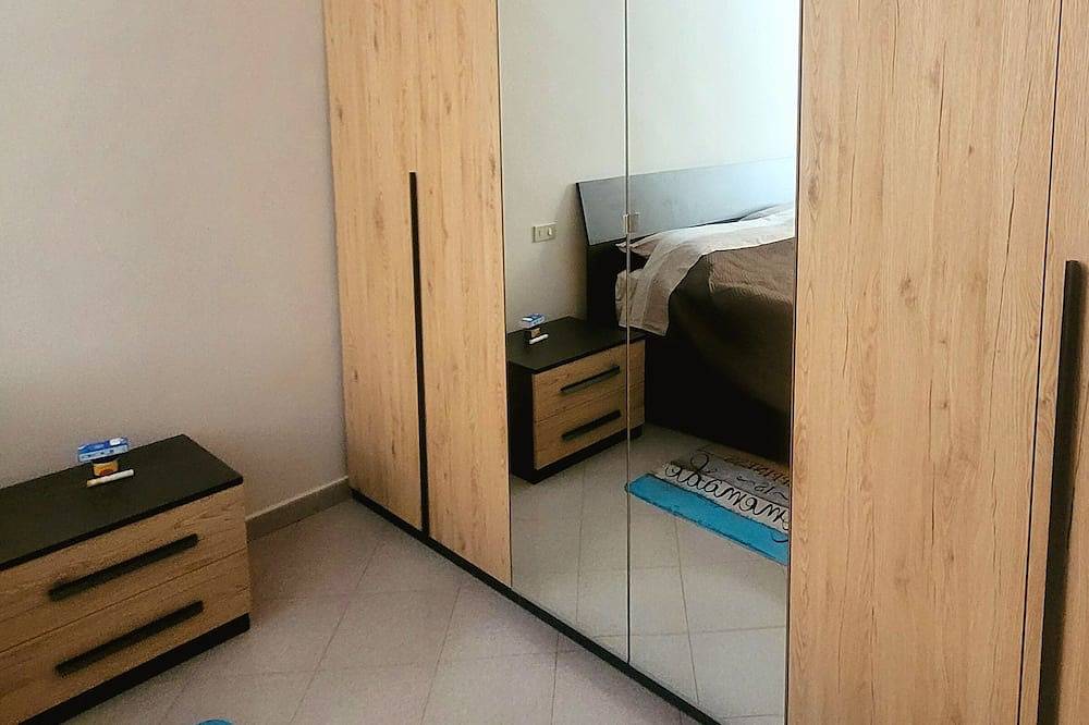 Apartamento entero, Apartment in Cinque Terre area renovated to new 2.5 km from the sea  in La Spezia, Riviera Italiana