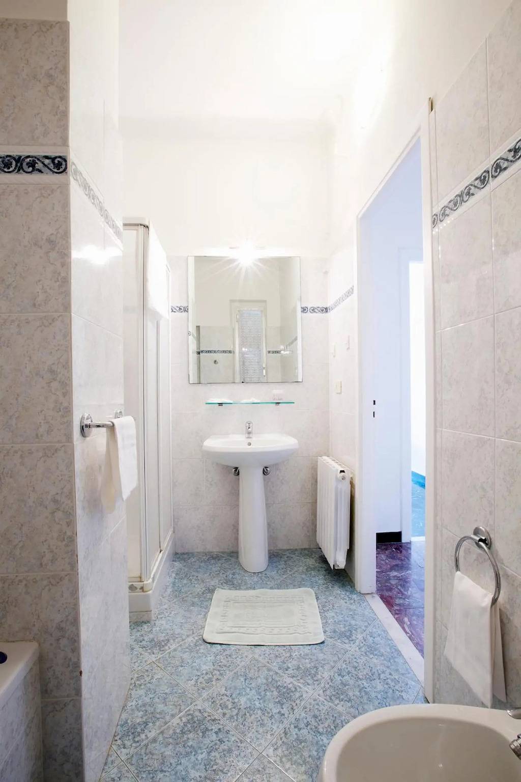 Appartamento intero, Appartamento '12' con vista mare, Wi-Fi e aria condizionata in Levanto, Comune di Levanto