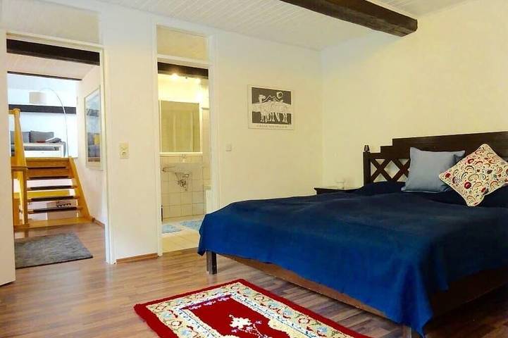 Ganze Wohnung, Neu renovierte 3-Zimmer-Ferienwohnung in zentral und ruhiger Lage in Donaustauf, Ostbayern