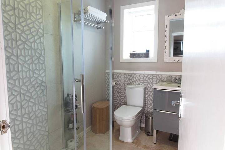 Ganze Wohnung, Cosy 1-Bedroom Flat, Walk to Beaches in Troon, Firth Of Clyde