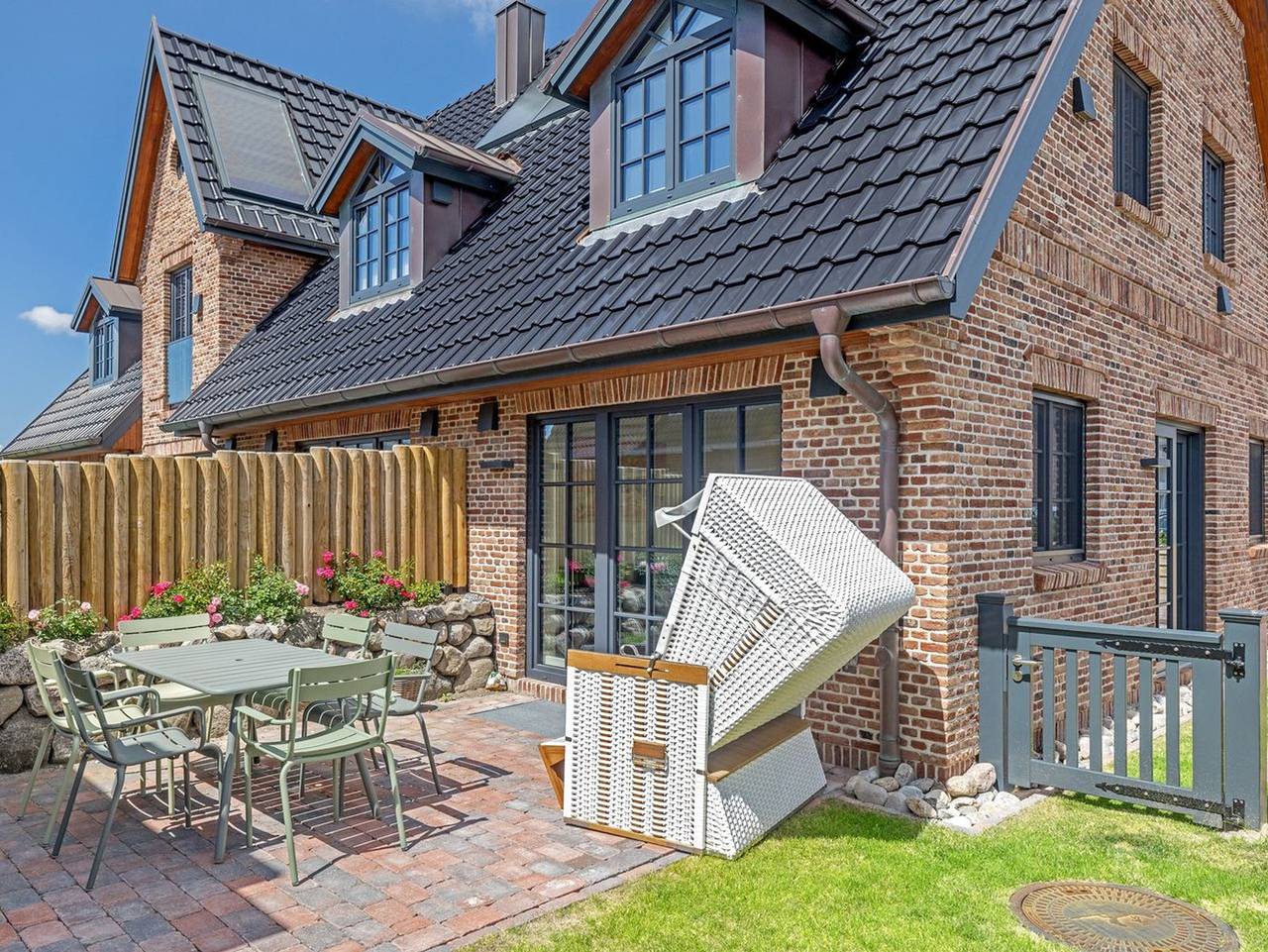 Fitte Huck - Hausteil mit ca. 95qm Nutzfläche im Eg, Ug, Og und Dg. in Hörnum, Sylt