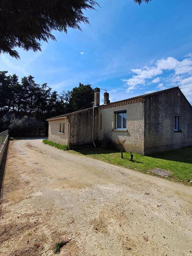 Location de vacances pour 6 personnes, avec vue ainsi que jardin et balcon à Saint-Paulet-de-Caisson - 4