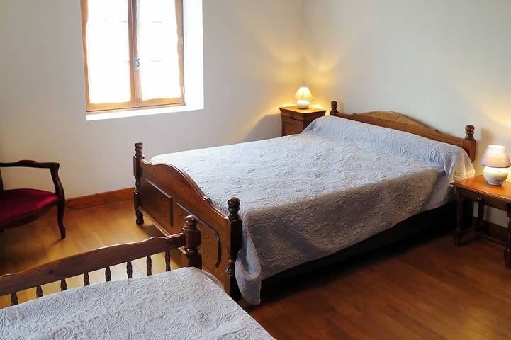 Location de vacances pour 7 personnes, avec terrasse et piscine à Saint-Chamarand - 4