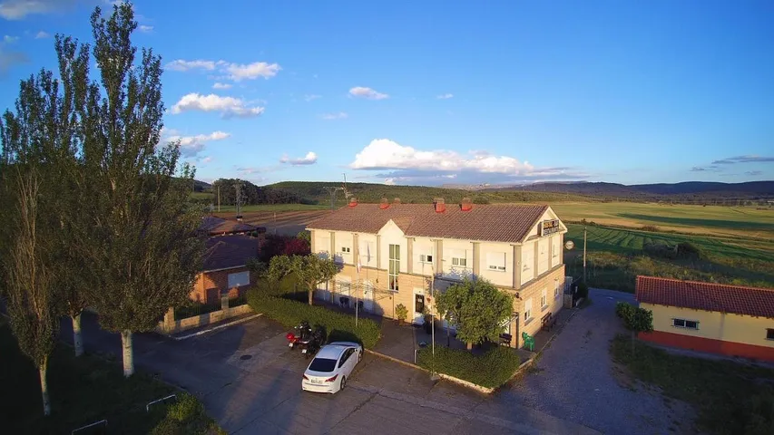 Gästehaus für 2 Personen, mit Ausblick und Terrasse - 1