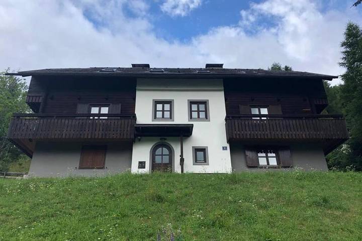 Ferienwohnung für 6 Personen, mit Balkon und Terrasse sowie Garten und Ausblick