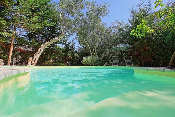 Hütte für 4 Personen, mit Terrasse und Garten sowie Pool in Griechenland