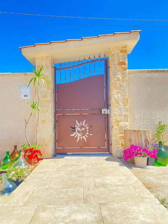 Casa vacanza per 3 persone, con giardino e piscina, con animali domestici - 1