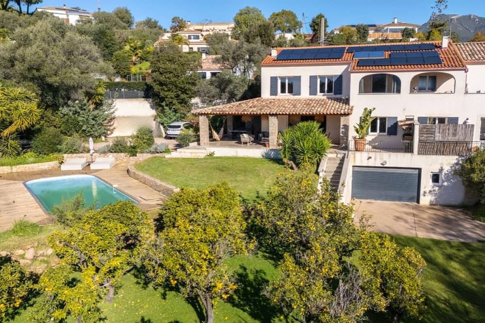 Villa familiale, vue mer et campagne in Bastelicaccia, Région d'Ajaccio
