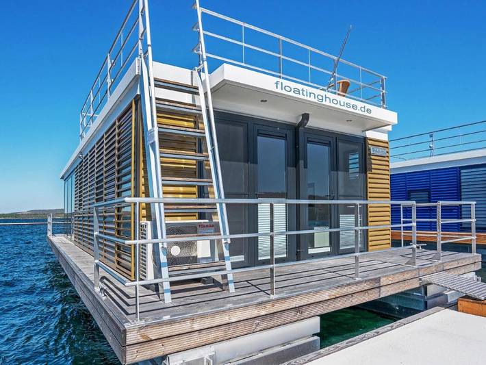 Boot für 3 Personen, mit Terrasse in Braunsbedra