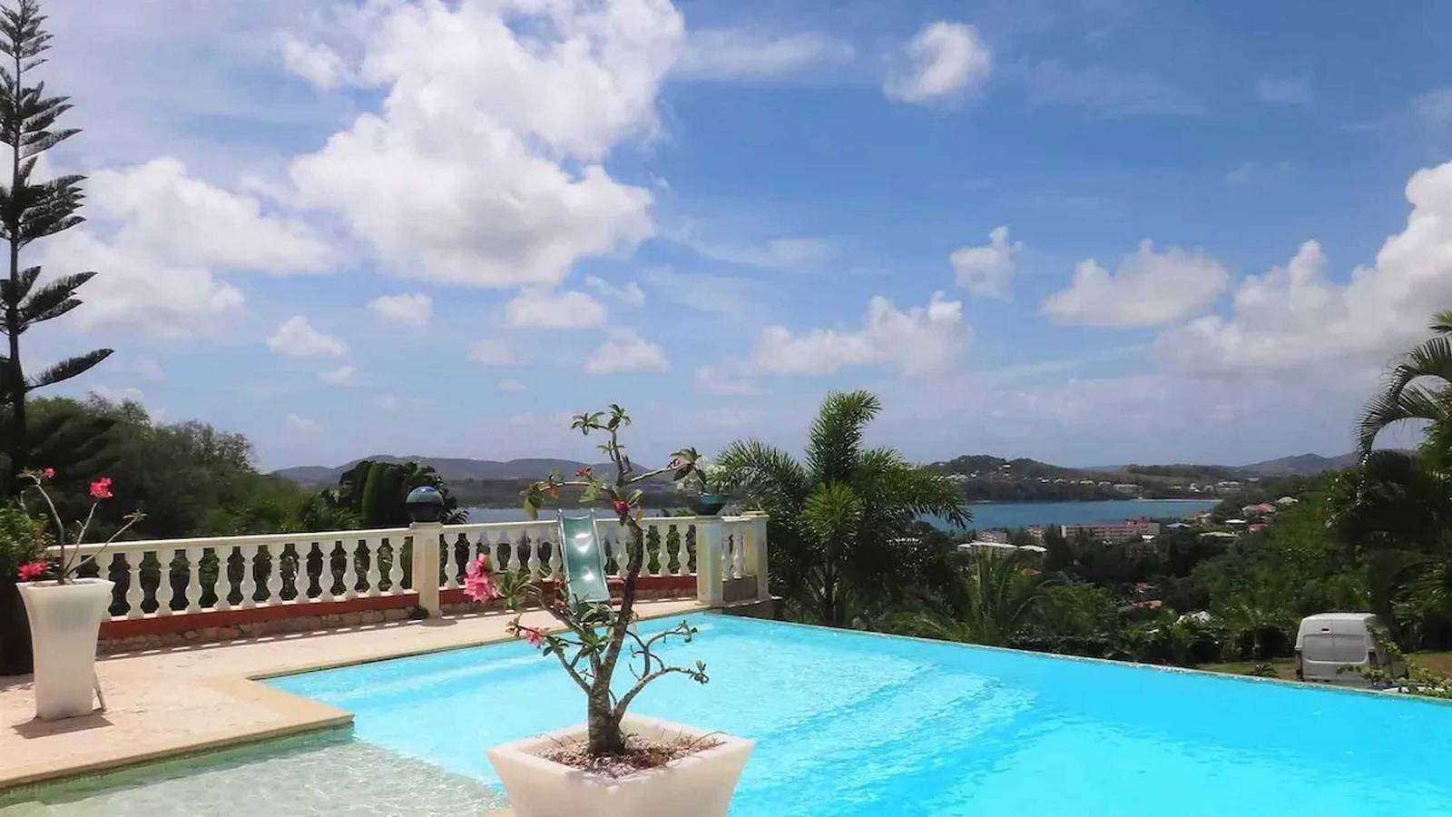 Maison cocooning à La Trinité – Piscine commune in La Trinité, Martinique