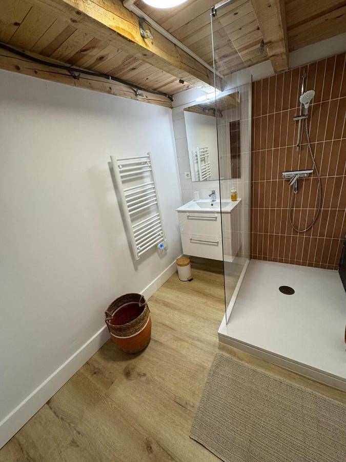 Appartement entier, Apartment in Marvejols, Région de Mende