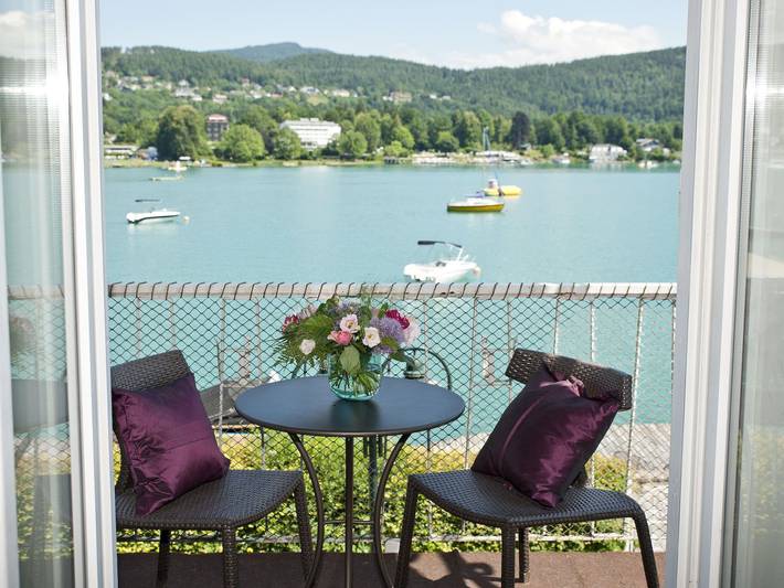 Ferienwohnung für 4 Personen, mit Balkon und Seeblick in Velden am Wörther See